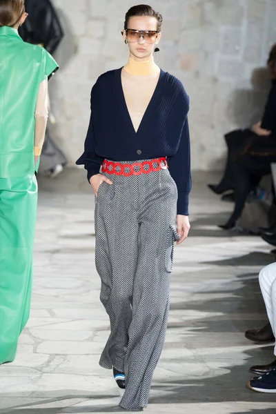 Look 11